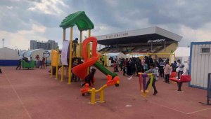 Melikgazi Çadır Kente Oyun Parkı Kurdu