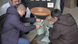 Özel çocuklar süt sağdı