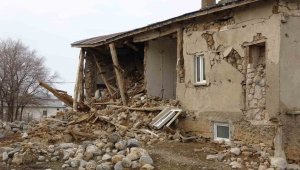 Sarız'da hasar tablosu gün geçtikçe ortaya çıkıyor