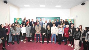 Türkiye'de İlk Olan Eczacı Asistanlığı Kursu'nda İlk Ders Zili Çaldı