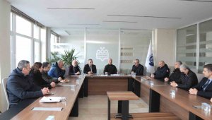 YÖK Başkanı Özvar ve ERÜ Rektörü Altun, Deprem Bölgesinden ERÜ'ye Sevk Edilen Yaralıları Ziyaret Etti