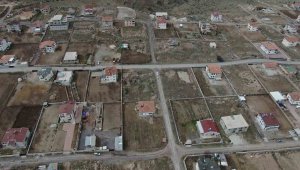 1 haftada 16 kez sallanan mahalle sakinleri diken üstünde