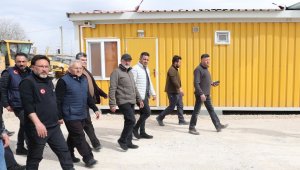 Başkan Büyükkılıç, 16 ilçe belediyesi ile 'tek yürek' Kahramanmaraş'ta yaraları sarıyor