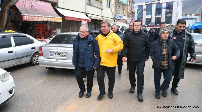 Başkan Büyükkılıç, Elbistan Kayseri Çarşısı'nda esnafı ziyaret etti