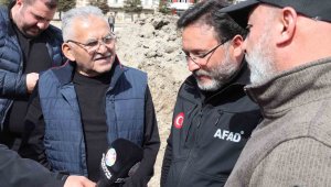 Başkan Büyükkılıç, Elbistan Kayseri Çarşısı'nda incelemelerde bulundu