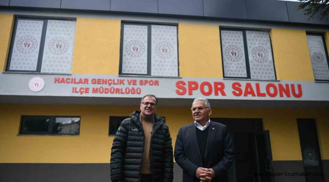 Başkan Büyükkılıç, spor salonunu inceledi, basket oynadı