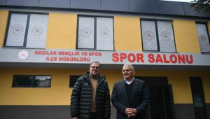 Başkan Büyükkılıç, spor salonunu inceledi, basket oynadı