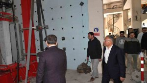 Başkan Büyükkılıç'tan Deprem Araştırma Laboratuvarı'na ziyaret