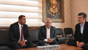 Başkan Büyükkılıç'tan Sarıoğlan'da yatırım değerlendirme toplantısı