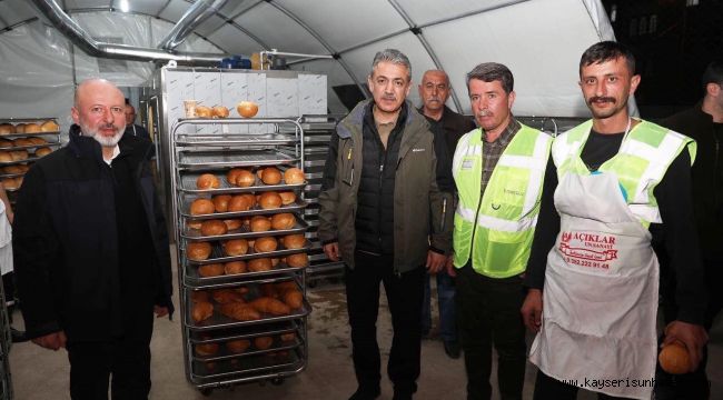 Başkan Çolakbayrakdar; "Mobil fırın ile her gün 16 bin sıcak ekmek dağıtıyoruz"
