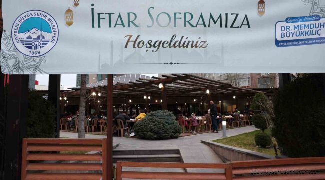 Büyükkılıç: "Hem Kayseri'de hem de Kahramanmaraş'ta iftar sofralarımıza buluşuyoruz"