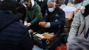 Kayseri ve Kahramanmaraş'ta iftar sofraları Büyükşehir'den