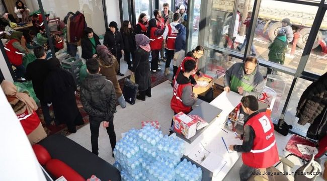 Kızılay Talas Şubesi Bağışları Depremzedelere Ulaştırıyor