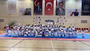 Kuşak terfi sınavı nefes kesti