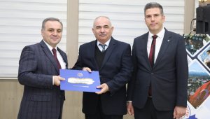 Rektör Altun, 2022 yılında projeleri kabul edilen ve patent alan akademisyenlere teşekkür etti