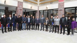 Rektör Altun'dan deprem bölgesinde çalışmalara katılan öğretim üyelerine teşekkür