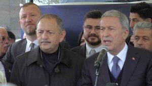 Bakan Akar: "Vatandaşlarımızın terörle arasında mesafe olmayanlarla aralarına mesafe koyması lazım"