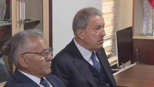 Bakan Akar'dan terörle iş birliğine yönelik "otobüs" benzetmesi