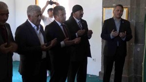 Büyük Birlik Partisi seçim çalışmalarına türbe ziyareti ile başladı