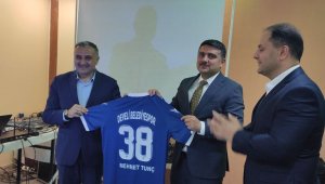 Kaymakam Tunç'tan Develi'ye duygusal veda