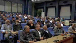 Kayseri'de otobüsçü esnafı belediyede toplandı