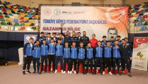 Kayserili güreşçiler madalyalara ambargo koydu