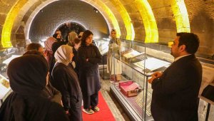 Kur'an Ayında Kur'an Sergisine Büyük İlgi