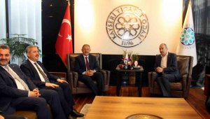 Özhaseki: "Kayseri listesi olarak milletin önüne başım dik çıkıyoruz"