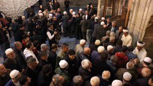 Özhaseki: "Yaklaşan seçimlerimizin okunan ezanlara ve gönderde her zaman hür bir şekilde dalgalanan bayrağımıza da hayırlı olmasını diliyorum"