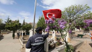 Talas mezarlıklarına bayram temizliği