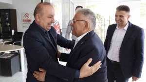 Başkan Büyükkılıç'tan Pınarbaşı Belediyesi'ne ziyaret