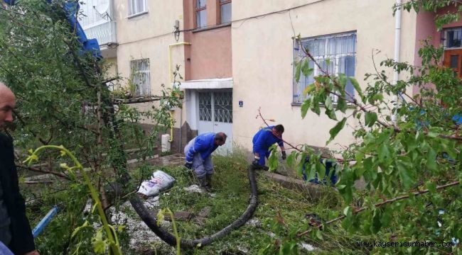 Develi'de sağanak yağış sele neden oldu