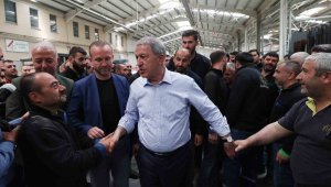 Milli Savunma Bakanı Akar'dan batıdaki 