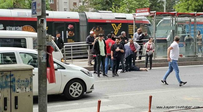 Minibüs yaşlı kadına böyle çarptı