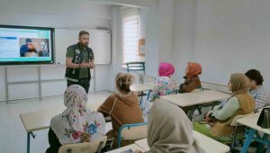 Narkotik polisi vatandaşları uyuşturucu konusunda bilgilendirdi