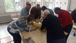 Oy verme tamamlandı sandıklar açıldı