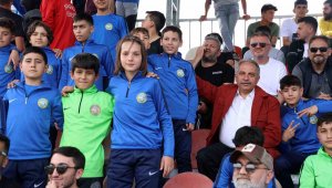 Sporcu Fabrikası 'Şampiyonluk Fabrikası' oldu
