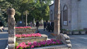 Başkan Büyükkılıç, bayram namazı sonrası vatandaşla buluştu