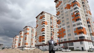 Başkan Çolakbayrakdar; "Dönüşümle sosyal odaklı örnek bir mahalle inşa ediyoruz"