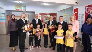 Başkan Palancıoğlu, minik öğrencilerin karnelerini verdi