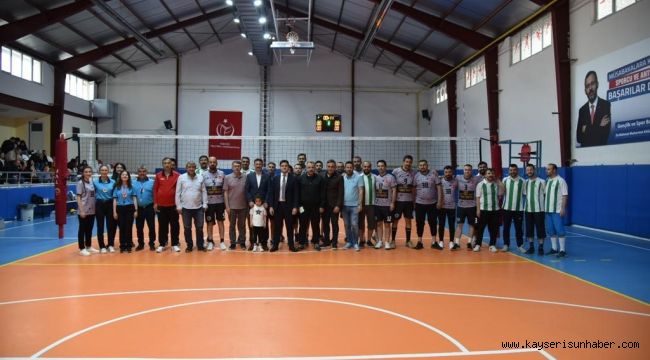 Develi'de voleybol coşkusu