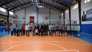 Develi'de voleybol coşkusu