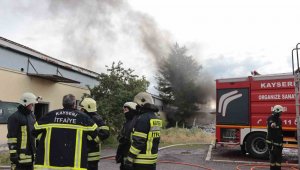 Kayseri'de fabrika yangını 1 saatte söndürüldü