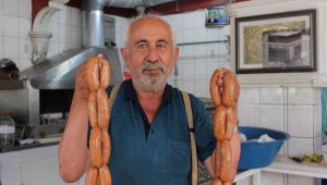 Kayseri'de kurban etleri sucuk oluyor