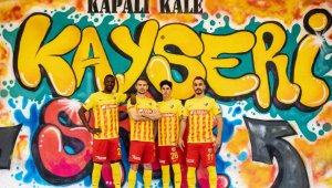 Kayserispor'un yeni forması görücüye çıktı