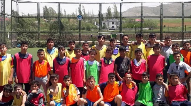 Sarız'da futbola yoğun ilgi
