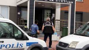 Silahını temizleyen avukat kendini vurdu