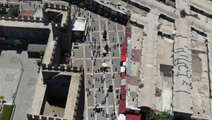 Tarihi Kapalı Çarşı'da bayram yoğunluğu