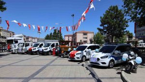 Yahyalı Belediyesi Yeni Araçlarını Törenle Tanıttı