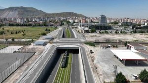 Başkan Büyükkılıç, tramvay ile yolculuk yaptı, esnaf ziyaret etti